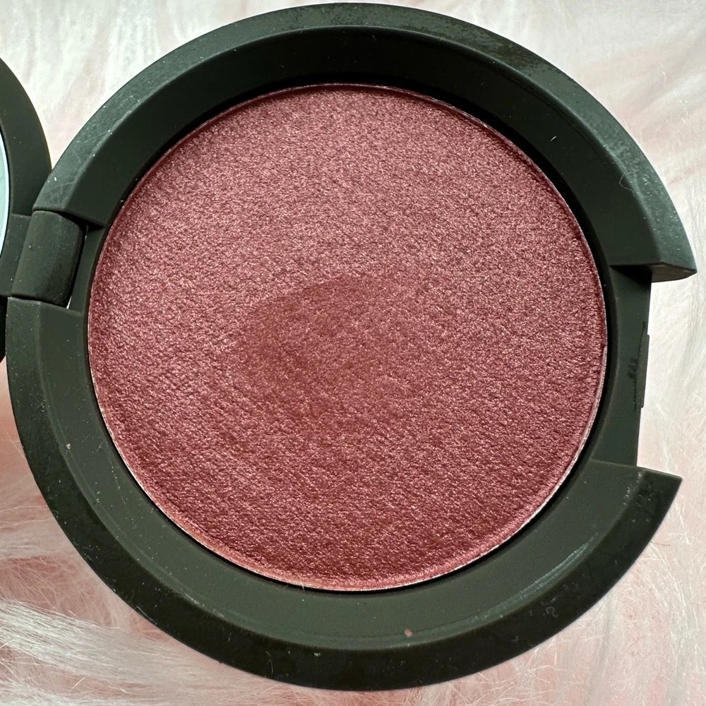Becca Shimmering Blush - Picture 3 of 5